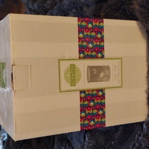 Cast Pink with Spring Pack Scentsy Warmer - Picture 2 of 8